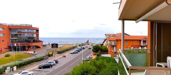 Estudio con terraza y aparcamiento cerca de la playa
