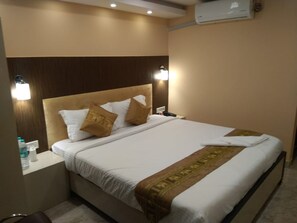 Deluxe Room | Free WiFi, bed sheets