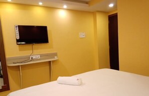 Deluxe Room | Free WiFi, bed sheets