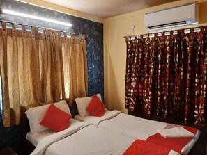 Deluxe Room | Free WiFi, bed sheets