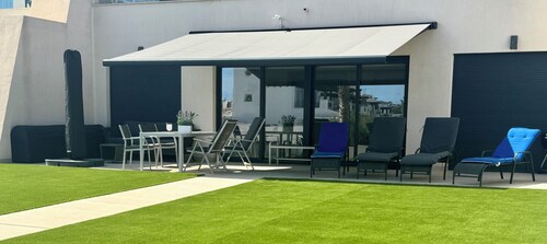 Immaculate Apartment Overlooking the Lovely Pool CEI35-5