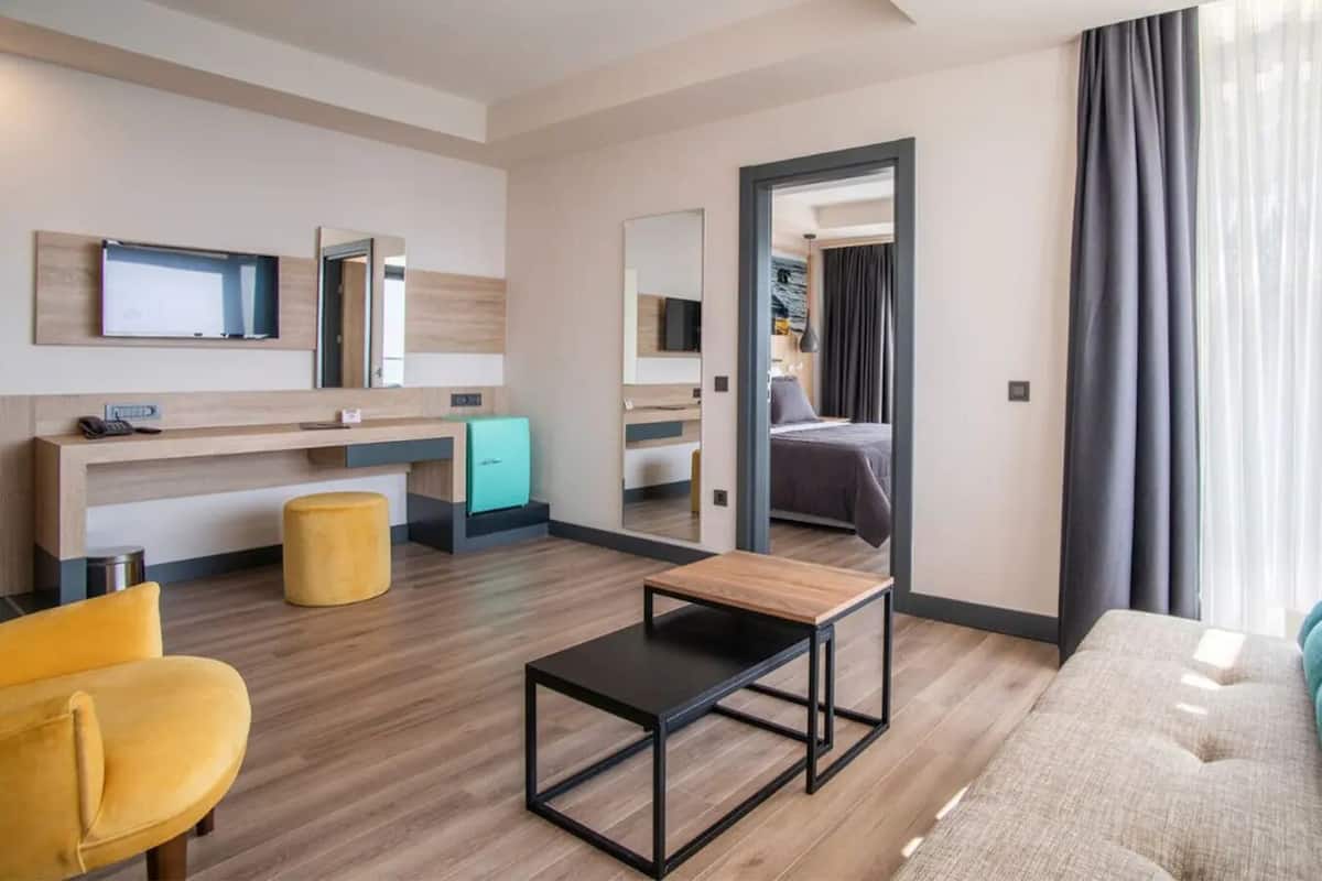 1 bedroom, premium bedding, minibar, in-room safe