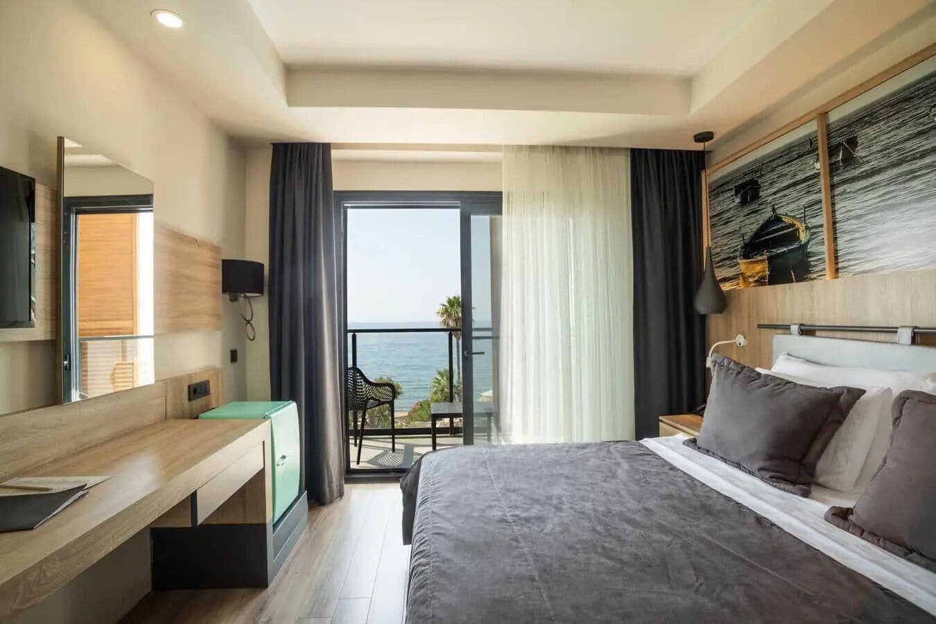 King Suit | Roupas de cama premium, frigobar, cofres nos quartos