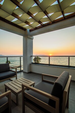 King Suit | Teres/patio