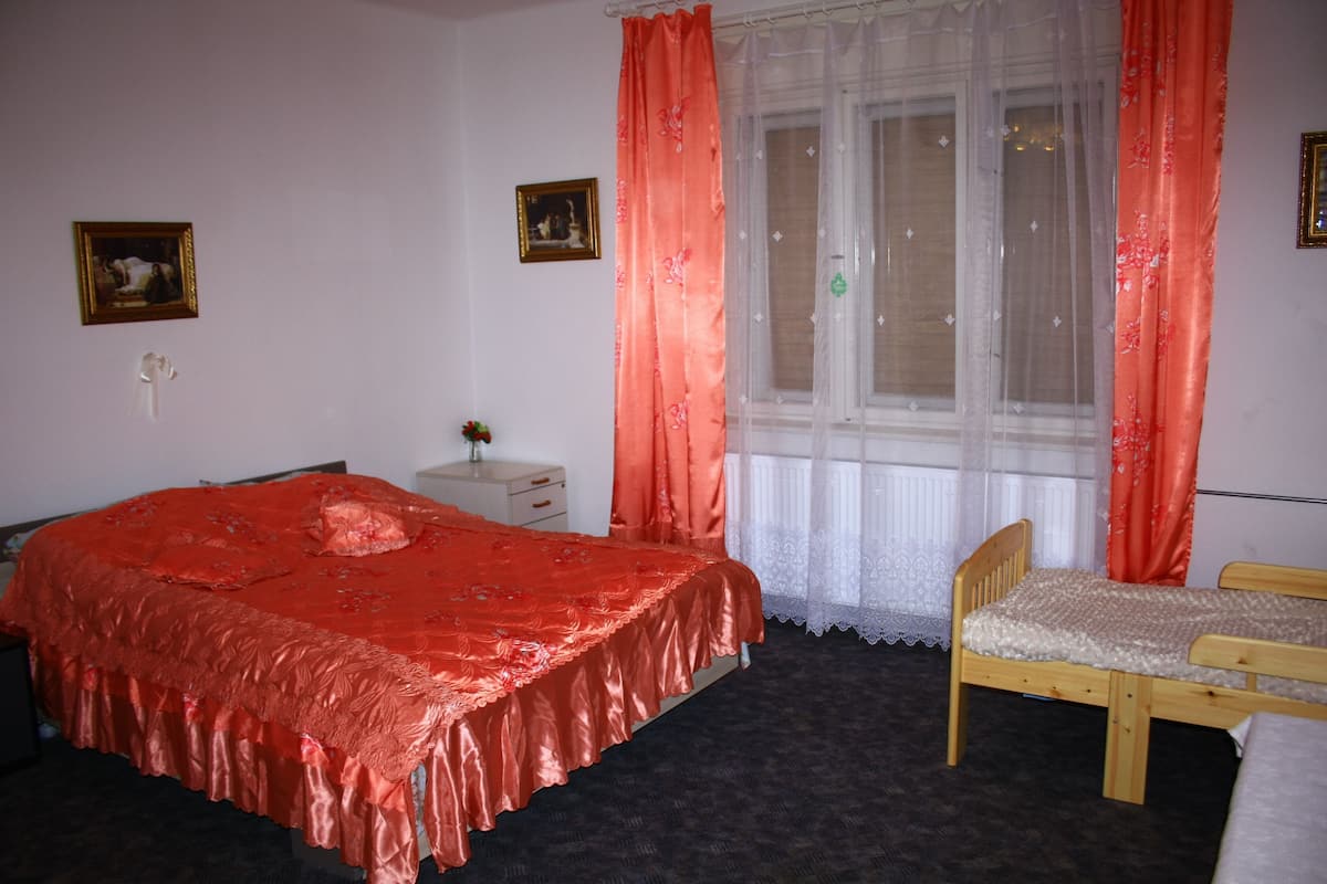 Family Room, 2 Bedrooms
