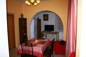 Family Room, 2 Bedrooms | Ruang tamu