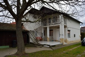 Courtyard - appartoment Lotuc (Lenti)
