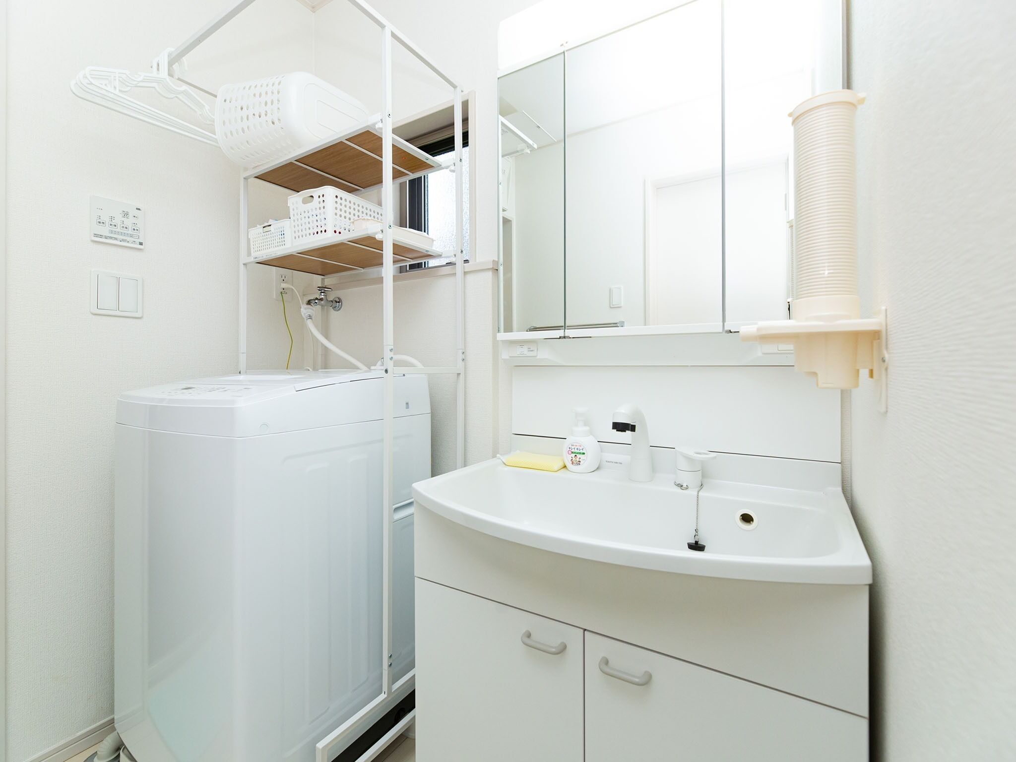 Sèche-cheveux, serviettes fournies