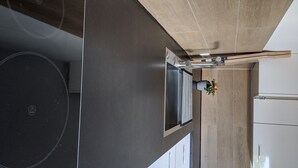 Interior - Bright. Luxurious. Nestled in Nature. Close to Ulm, yet central to so much! (Elchingen)