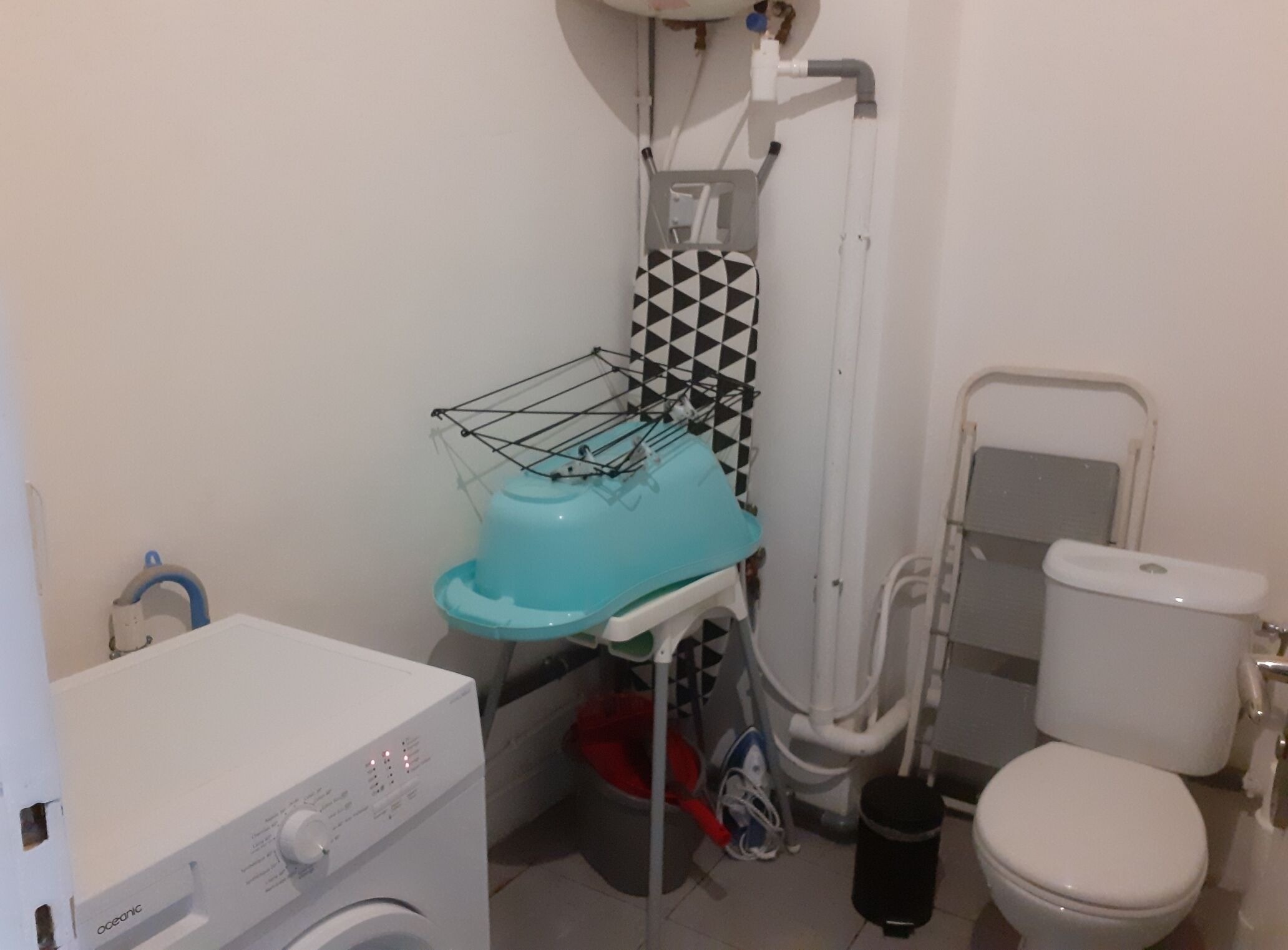 Bruser, hårtørrer, håndklæder, Sæbe