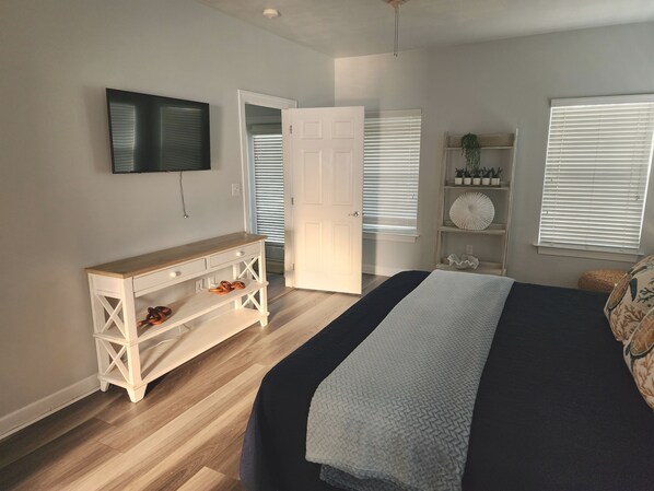 3 makuuhuonetta, silitysrauta/-lauta, ilmainen Wi-Fi, vuodevaatteet