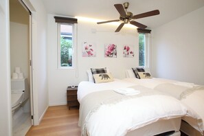 5 bedrooms, iron/ironing board, free WiFi, bed sheets