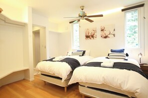 5 bedrooms, iron/ironing board, free WiFi, bed sheets