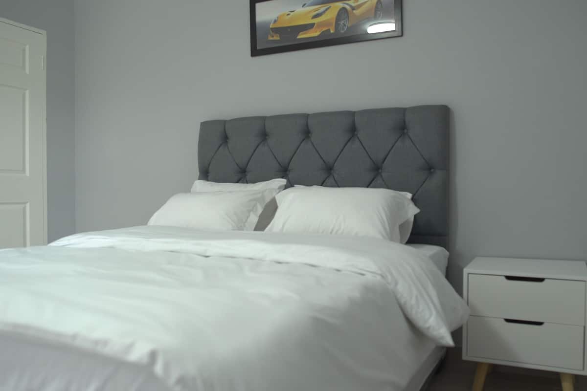 Double Room, Private Bathroom | Iron/ironing board, free WiFi, bed sheets