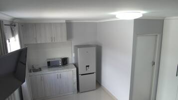 Deluxe Studio (Double) | Private kitchenette | Electric kettle