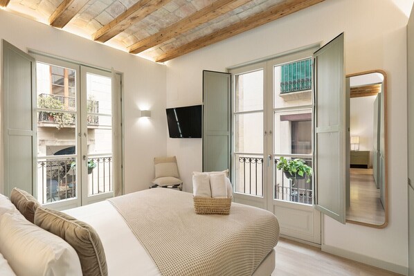 1 bedroom, in-room safe, iron/ironing board, free WiFi