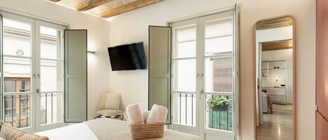 In-room safe, iron/ironing board, free WiFi, bed sheets