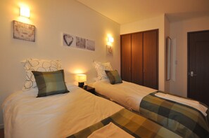 3 habitaciones, tabla de planchar con plancha y wifi gratis