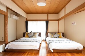 3 多间卧室、办公桌、免费 WiFi、床单