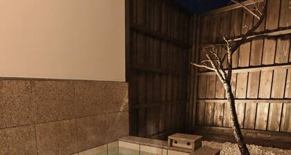Hinataan Kagetsu Western style studio room / Yufu Ōita