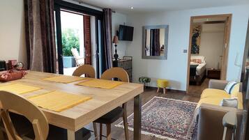 1 slaapkamer, een strijkplank/strijkijzer, gratis wifi, beddengoed
