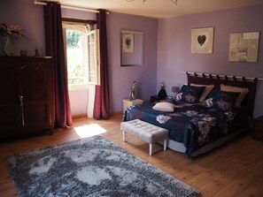 3 slaapkamers, een strijkplank/strijkijzer, gratis wifi