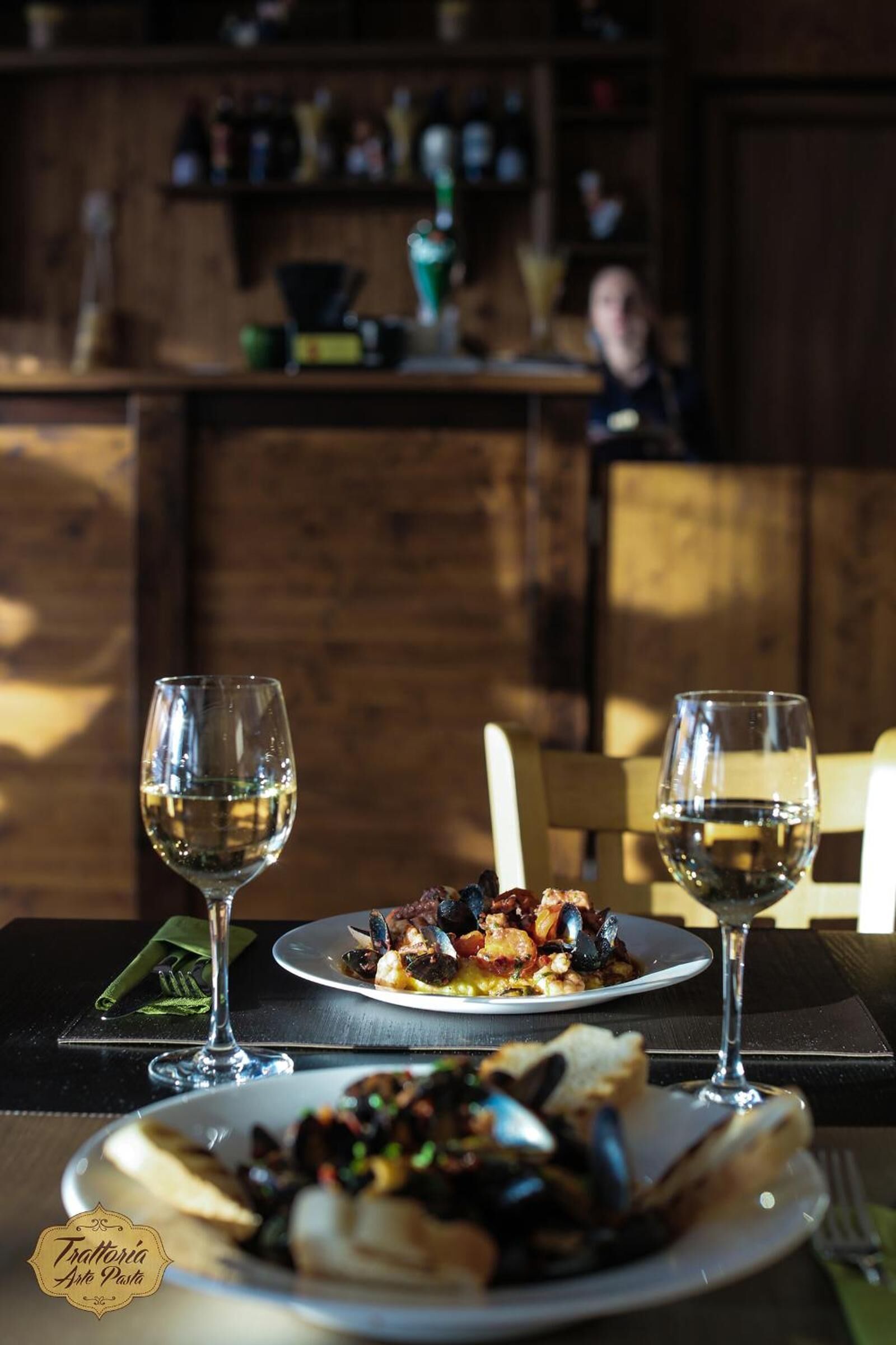 lunch and dinner served