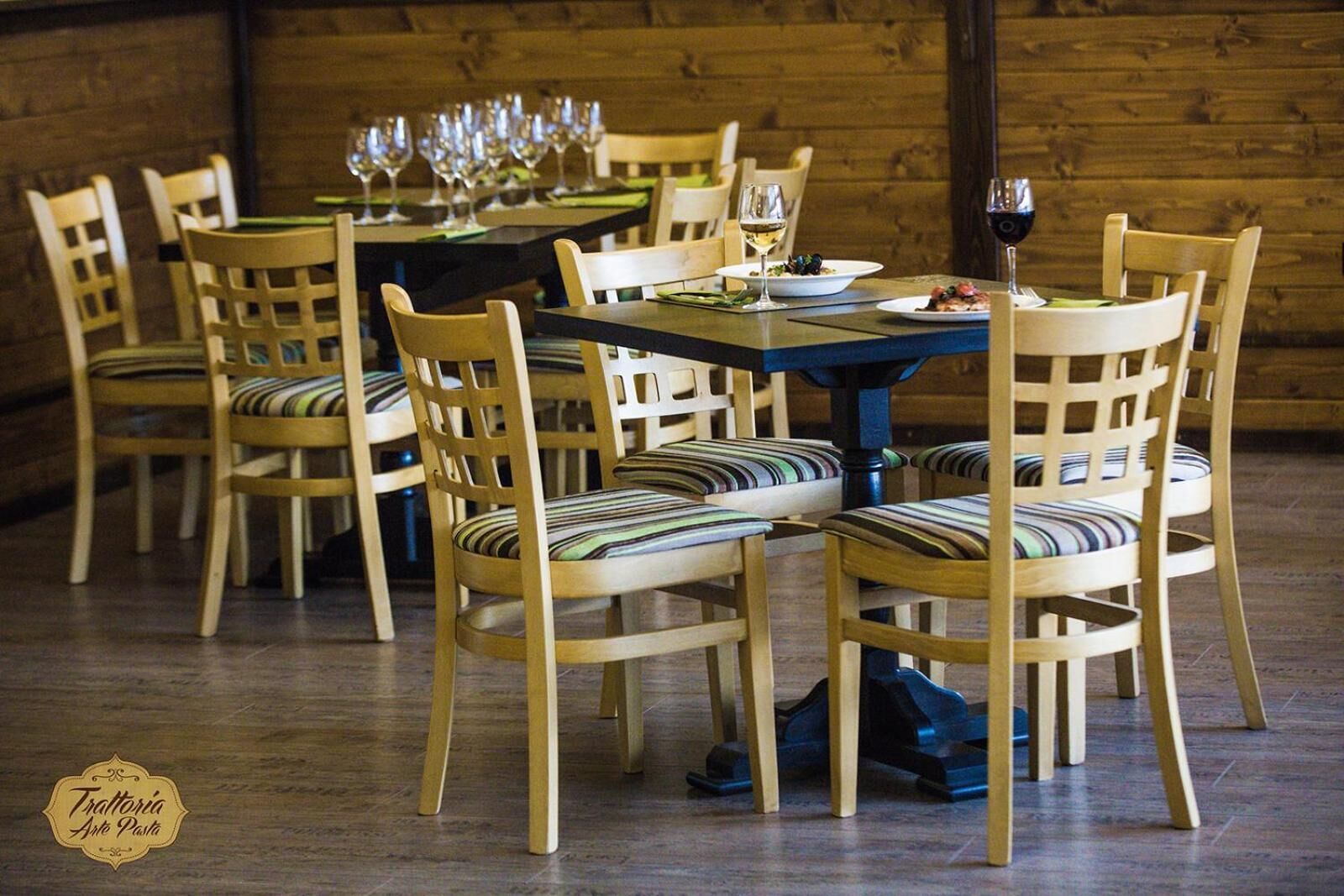 lunch and dinner served