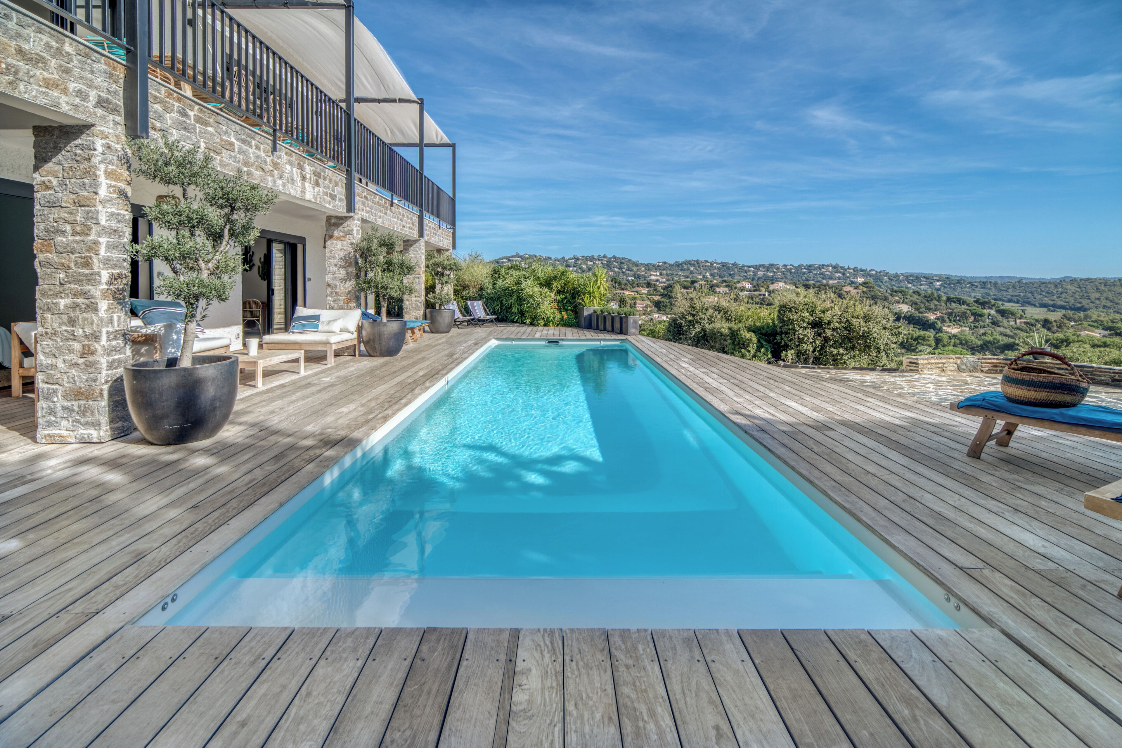 Piscina all'aperto, una piscina riscaldata