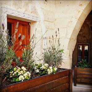 Front of property - Vigneron Cave Hotel (Ürgüp)
