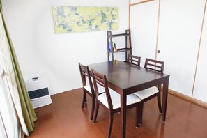 Dining - Hanna House Hakuba 2LDK 4person rental villa pet / Kitaazumi-gun Nagano (Kitaazumi-gun)