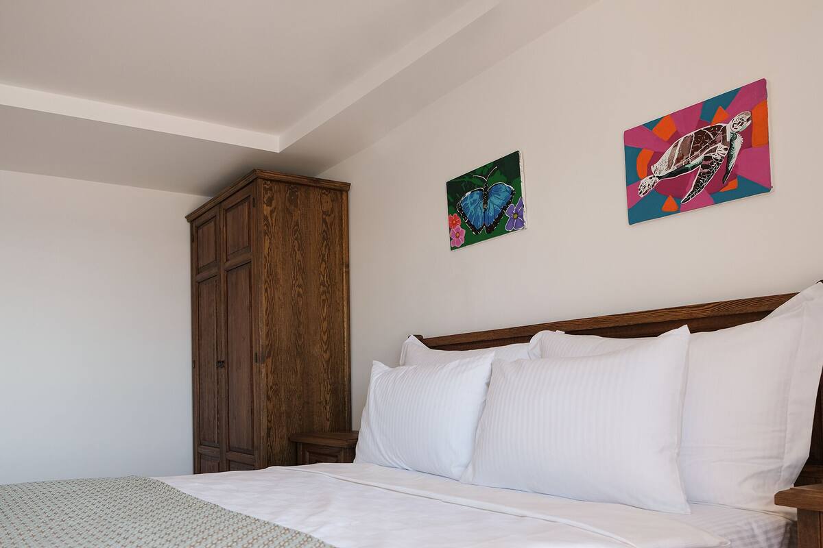 Executive Suite, Mountain View