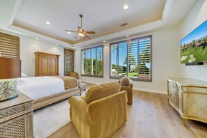 5 Schlafzimmer, Schreibtisch, Bügeleisen/Bügelbrett, Reisekinderbett