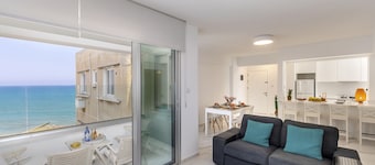 Mackenzie Leo Seafront Suite