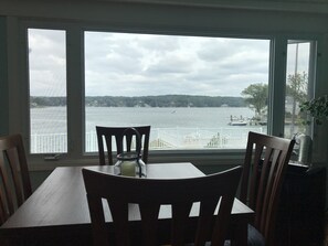 Dining - Direct waterfront vacation rental, family friendly, pets allowed (East Lyme)