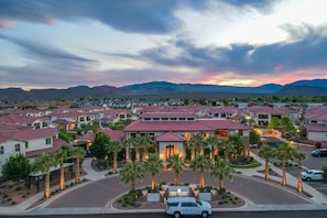 Exterior - Arcadia 33 | Luxury Vacation Home * Patio Views * Resort Amenities * Sleeps 21 (Santa Clara)