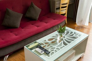 TV - Truc Bach Lake Side Apartment / Ba Dinh Hanoi (Ba Dinh)