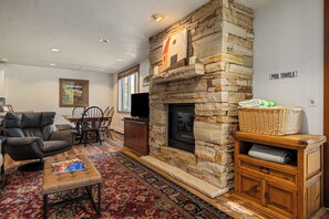 TV, fireplace, stereo