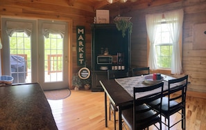 Dining - Secluded Cabin on 70 acres private land, ping pong table, Red River Gorge, KY (Ravenna)