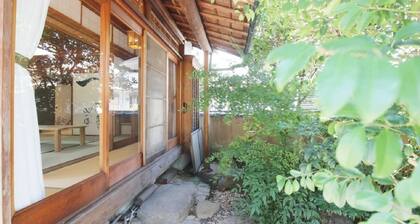 Yadokari Osaka15 ppl 36min to USJ - Yatokari 1718 Kayashimahonmachi Neyagawa City / Neyagawa Ōsaka