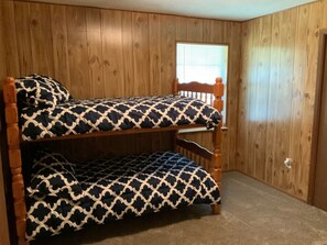 3 bedrooms, WiFi, bed sheets