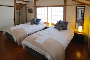 3 chambres, fer et planche à repasser, Wi-Fi gratuit, draps fournis