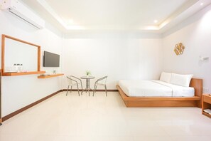 Habitación doble Confort | Ropa de cama de alta calidad, muebles diferentes y insonorización