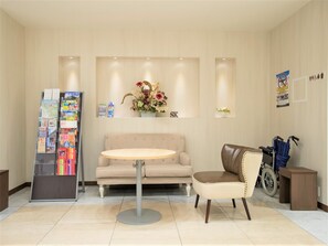 Lobby - Smoking Economy Double Room  5 minutes walk fro / Yokohama Kanagawa (Yokohama)