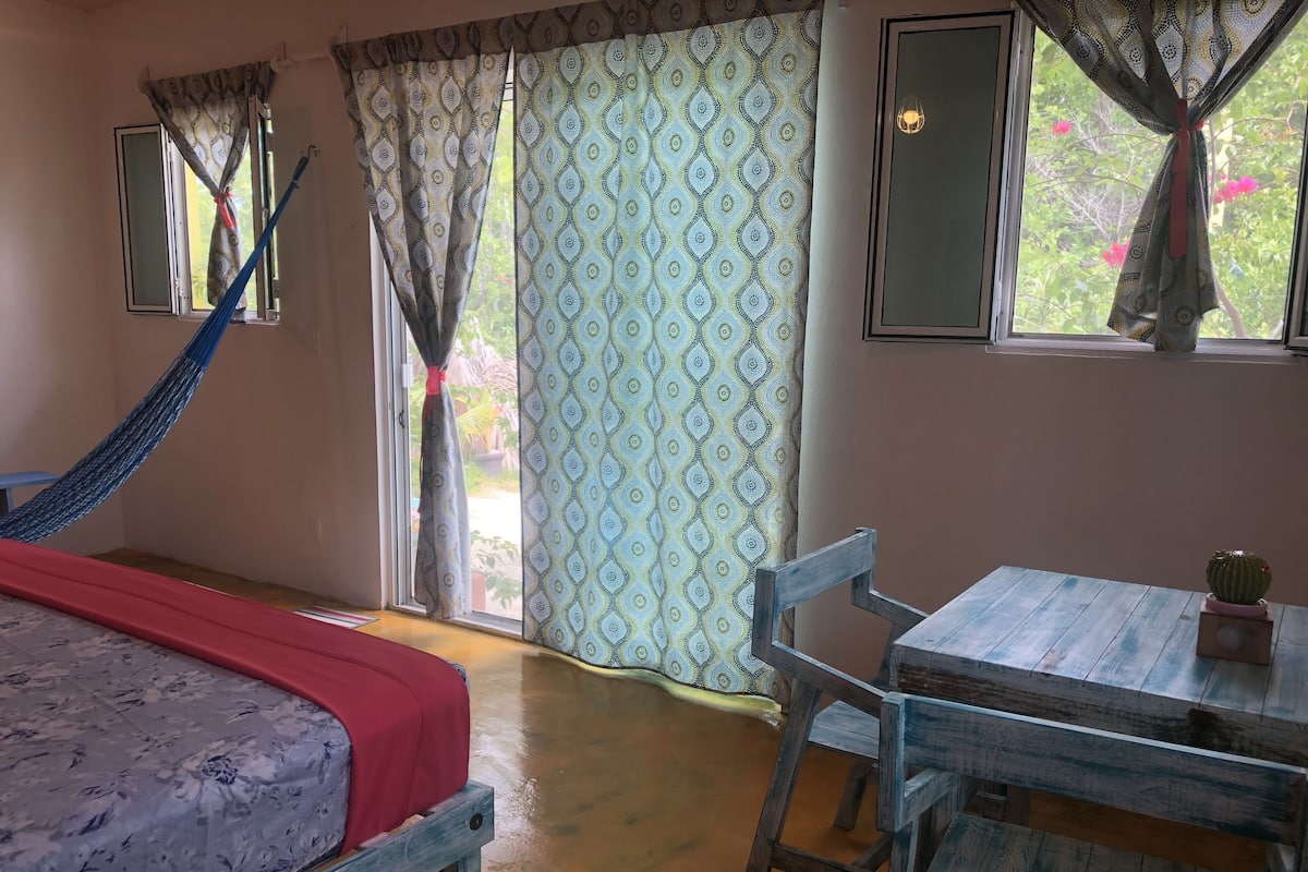 Economy Room | 1 bedroom, hypo-allergenic bedding, in-room safe, individually decorated