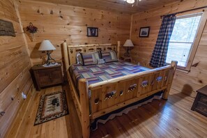 3 bedrooms, iron/ironing board, free WiFi, bed sheets - Spacious Choestoe Village Cabin, Mountains of Northeast GA
License # 014514 (Blairsville)
