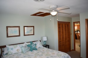 5 habitaciones, tabla de planchar con plancha, wifi y ropa de cama