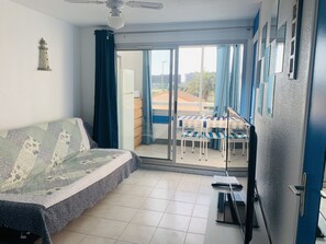 1 bedroom, iron/ironing board - THE CORSAIRE (Sète)