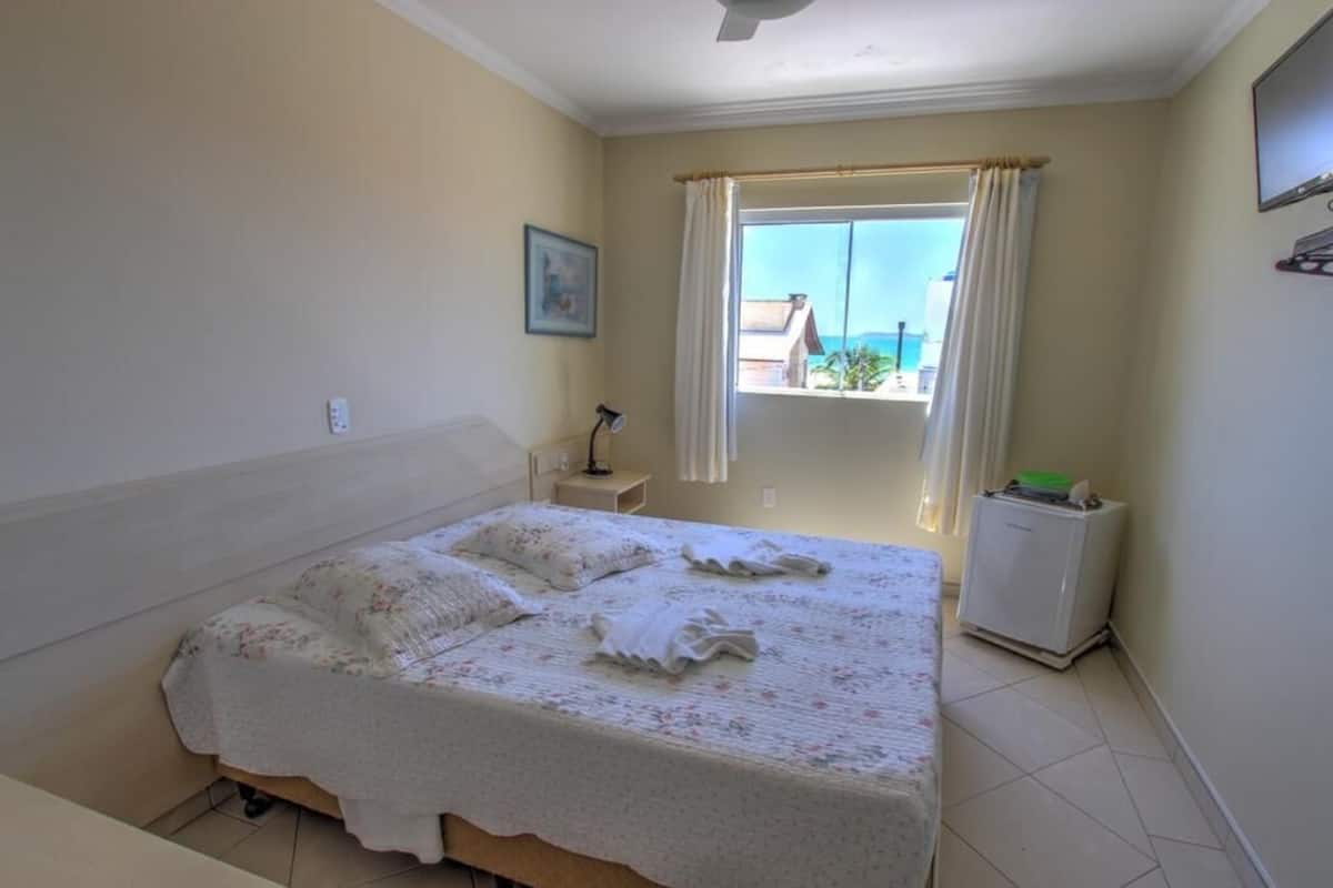 1 quarto, Wi-Fi de cortesia, roupa de cama
