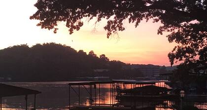 Cozy sunrise suite at waters edge